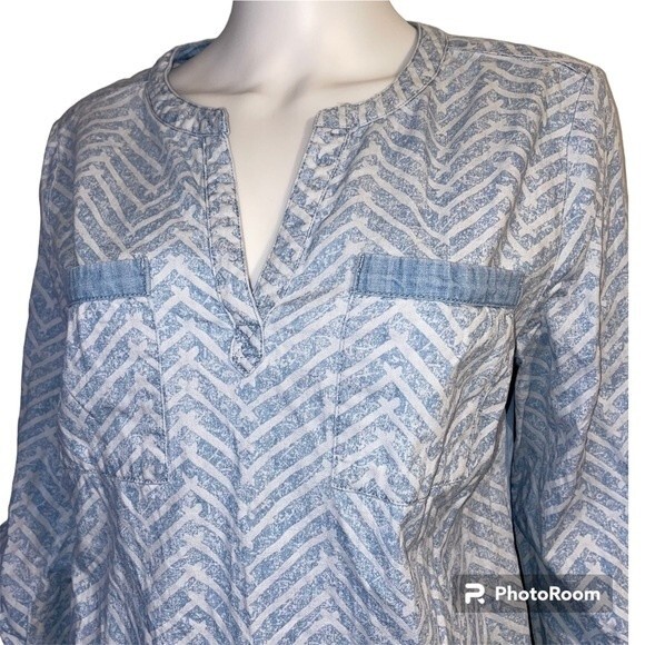 Chico's Blue White Chevron Mixed Chambray Popover Blouse Top Size 1 or M/8 - Picture 4 of 9